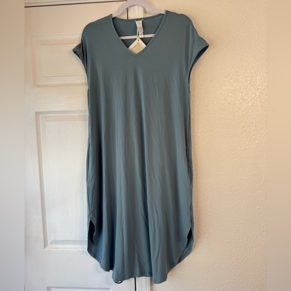 Wynne Layers Blue/green V-Neck Dress